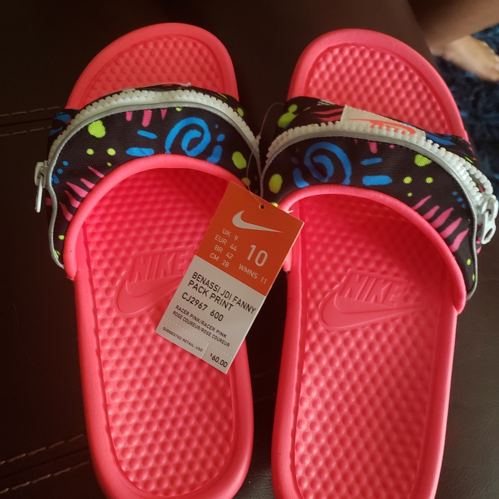 Nike fanni pack slides